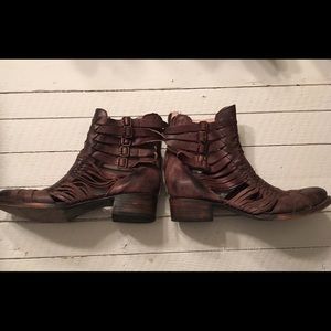 Freebird Sally boot. Size 9. Brown
